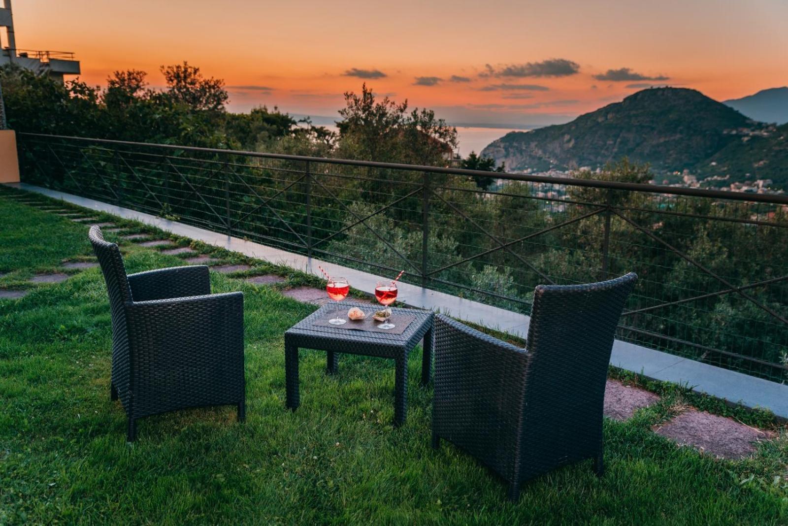 Villa Fanella, Independent House Between Sorrento & Amalfi Piano di Sorrento Exteriör bild